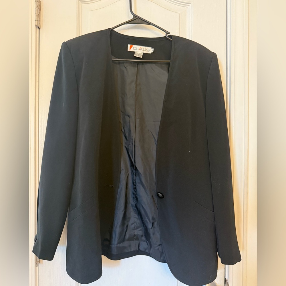 Women’s true vintage 80s 90s blazer shoulder pads